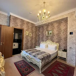 La Casa Old Отель